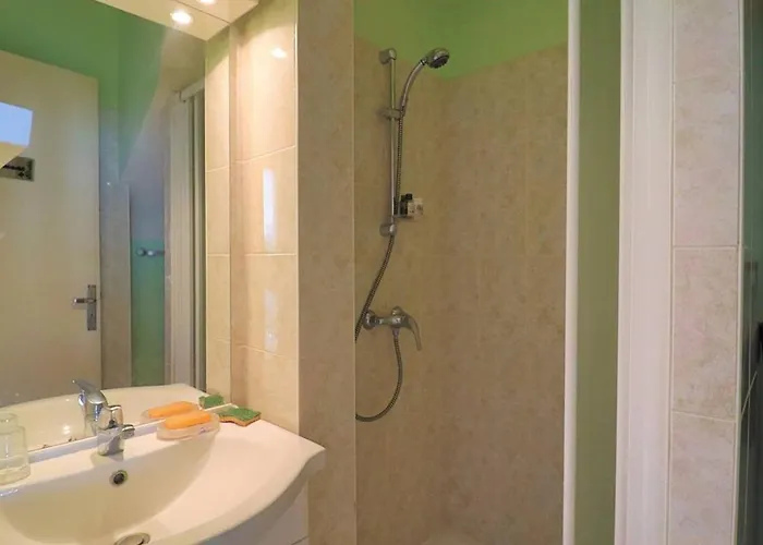 Apartment Lumineux A - Proche Gare Et Plage, 6 Pers., Terrasse, Animaux Admis - Fr-1-738-24 *